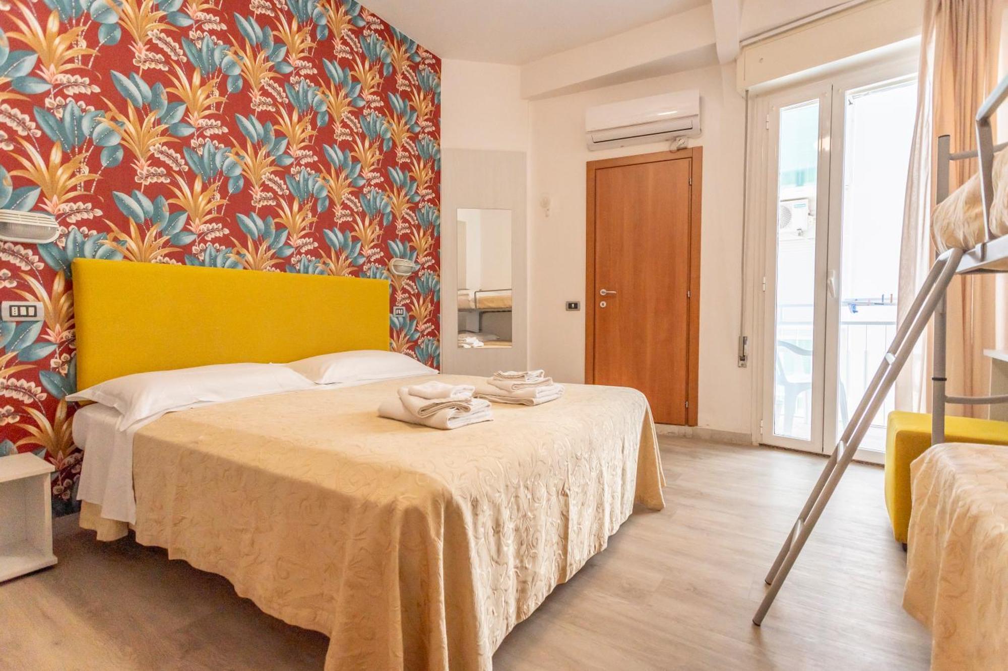 Hotel Clipper Cattolica Extérieur photo