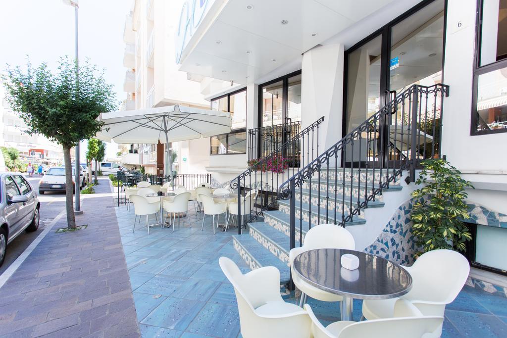 Hotel Clipper Cattolica Extérieur photo