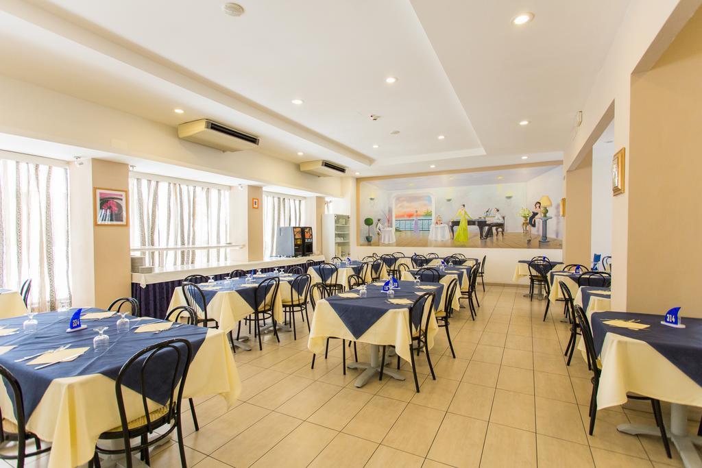 Hotel Clipper Cattolica Extérieur photo